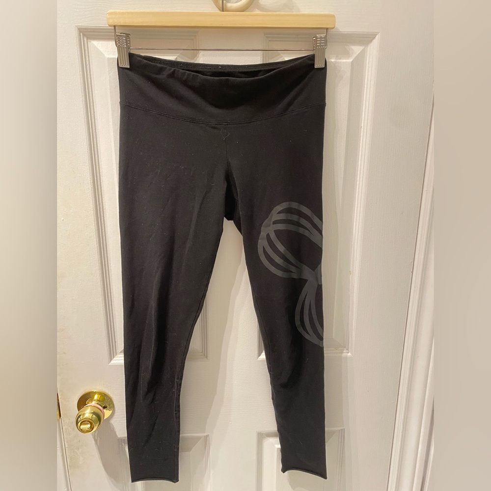 TNA Chill logo leggings
